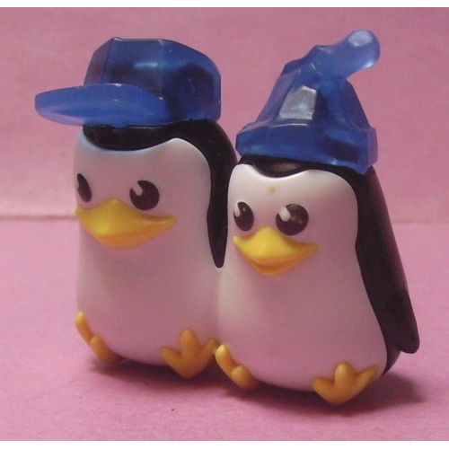 Figurine Couple De Pingouins Avec Casquette Et Bonnet - 4,7 Cm