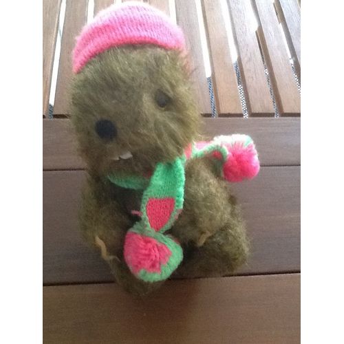 Peluche Marmotte Avec Bonnet Et Echarpe