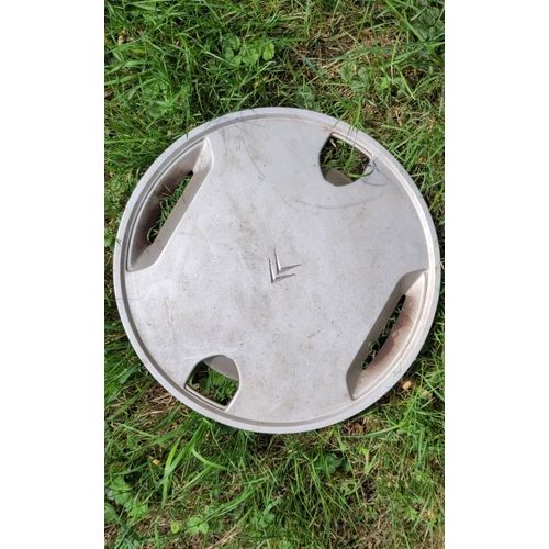 Enjoliveur De Roue Citroen Saxo Ref 9606561580 Silver Citroën Chevrons Pa66-M30 Maier Ou Omaier Original Genuine Pour Roue De Voiture De La Marque