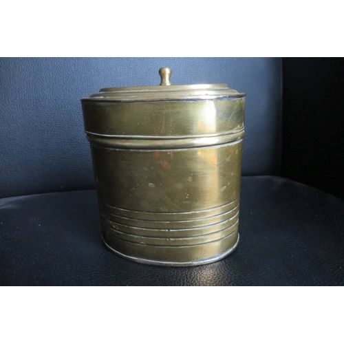 Ancienne Boite Ovale En Laiton/M A13
