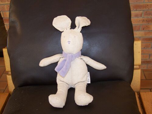 Doudou Lapin Ecru Beige Lin Cote Table Echarpe Violette