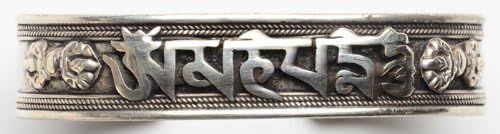 Kal-Buddhafiguren Bracelet Bouddhiste Avec Om Mani Shrivastra - 15 Mm De Large - Métal Blanc