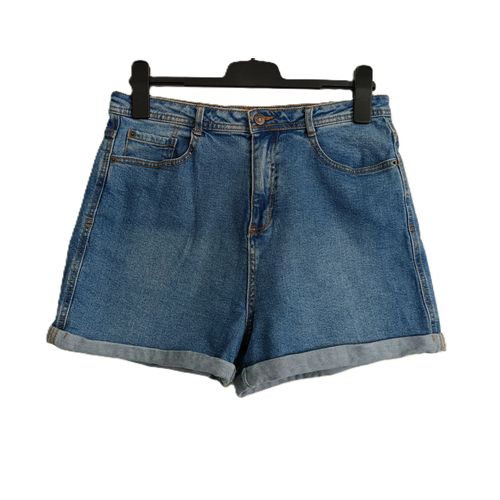 Short En Jean Bleu À Revers. Kiabi. Taille 42