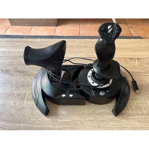 Jthrustmaster T.Flight Hotas One - Joystick - 12 Boutons - Filaire - Pour Microsoft Xbox One & Pc
