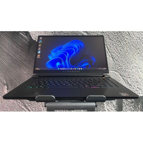 ALIENWARE M15 ÉDITION R5 - 15.6" RYZEN 9 5900HX 32 Go RAM 1 To SSD RTX 3070 8 Go