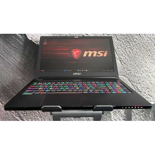 MSI GS63 STEALTH 8RE - 15.6" Core i7-8750H 16 Go RAM 256 Go SSD + 1 To HDD GTX 1060 6Gb