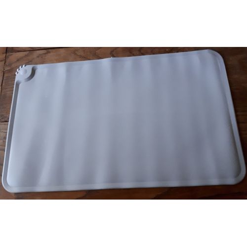 Set De Table Ou Tapis De Protection Antidérapant En Silicone Souple Gris Clair - Application D'Une Empreinte De Patte De Chat Dans Le Haut Droit - 47.5cmx29.5cm
