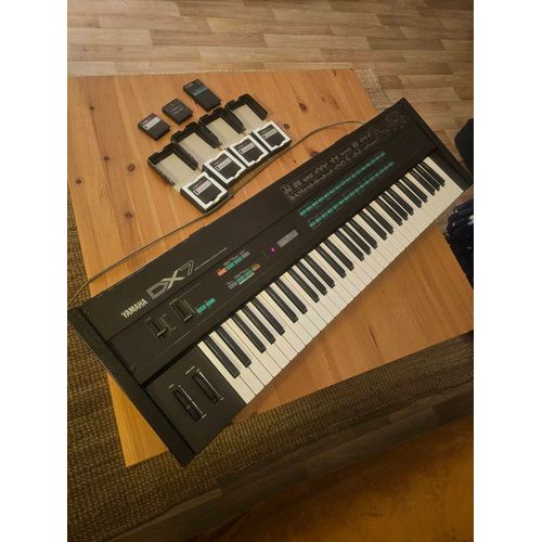 Yamaha Dx7 - Synthétiseur Légendaire - Accessoires - Excellent Etat / Révisé