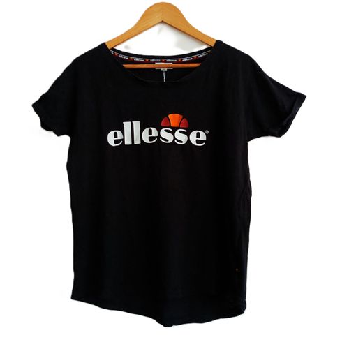 T-Shirt Noir Manches Courtes À Revers. Ellesse. Taille M / 38
