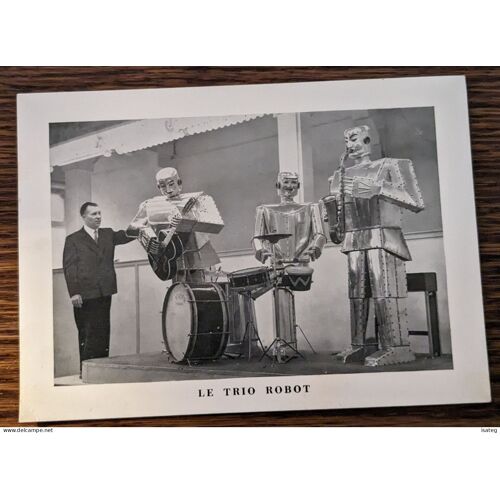 Carte Postale Vintage : Le Trio Robot - 1957