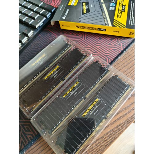 Kits de mémoire VENGEANCE® LPX 128 Go (4 x 32 Go) DDR4 DRAM 3600MHz CL18 - Noir