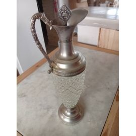 Belle Aiguière Avec Bouchon Fabrication Italienne Période 1970  Métal Argent Hauteur : 33 Cm Largeur : 13 Cm Poids : 900 Grammes
