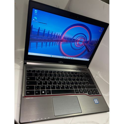 Fujitsu Lifebook E736 - 13.3" Intel Core i5-6300U - 2.4 Ghz - Ram 12 Go - SSD 512 Go - Noir/Gris