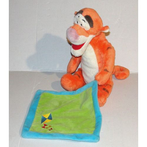 doudou tigrou avec son mouchoir vert bleu cerf volant peluche disney tigre 27 cm assis