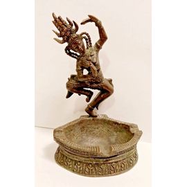 Sujet En Bronze Représentant Une Danseuse Apsara Sur Un Cendrier. Xx Ème.