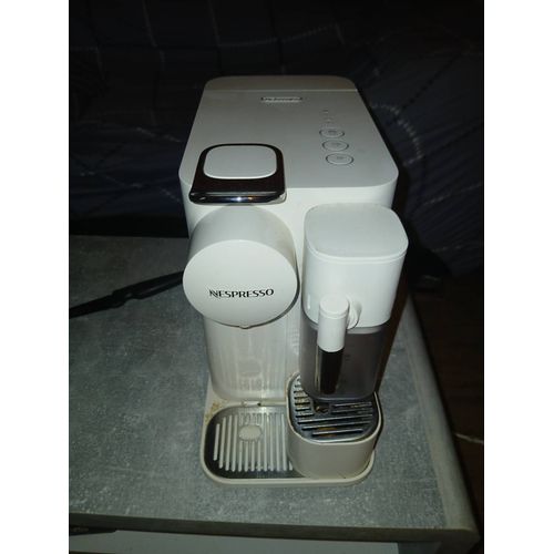 Machine à café Nespresso Delonghi