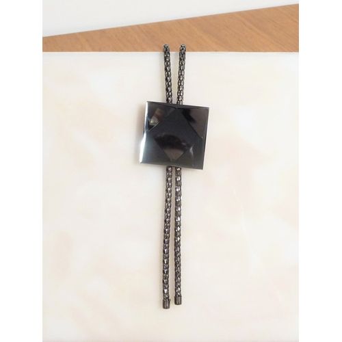 Collier / Sautoir En Métal Gris Foncé Avec Son Carré Miroité
