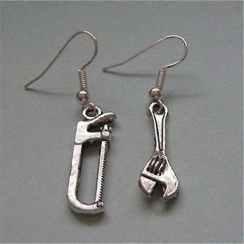 Scie à métaux et clé à molette Boucles d'oreilles assymétriques