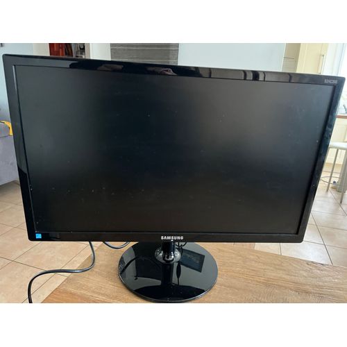 Moniteur LCD Samsung 24 pouces FullHD