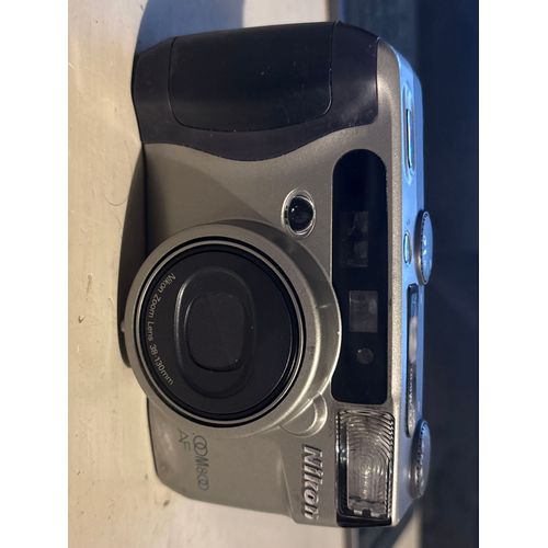 Appareil photo Nikon zoom 800 AF