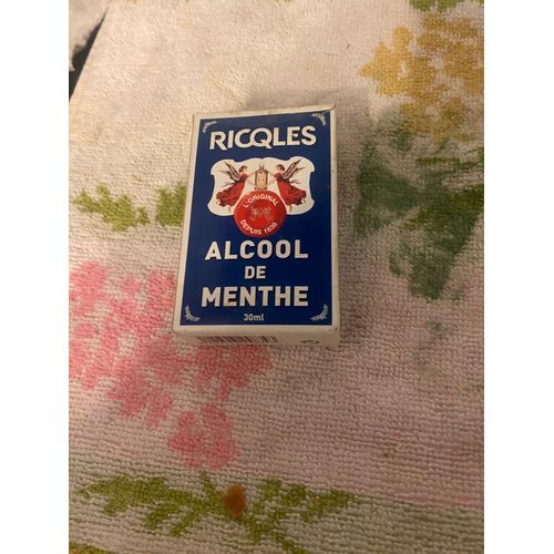 Boite Ancienne Ricqhles Et Bouteille