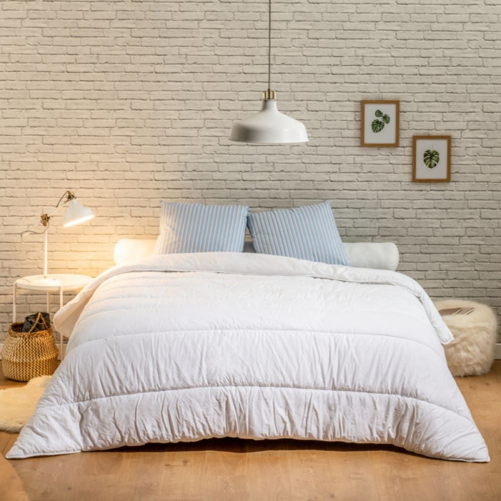 Couette Légère Anti-Acariens 220x240cm 200gr/M2