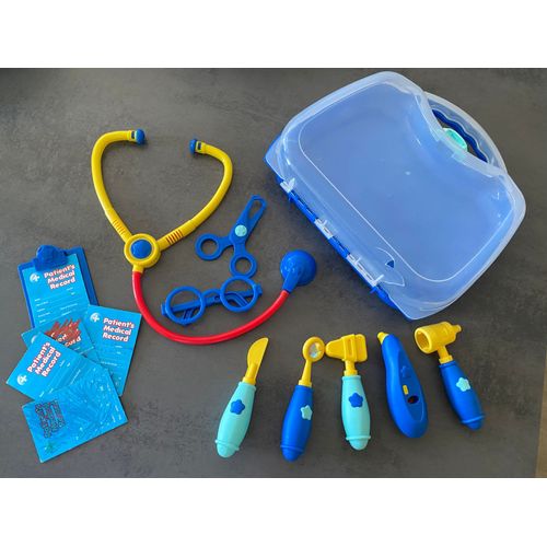 Kit de docteur valise avec 10 pièces + fiches