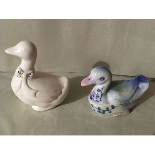 2 décorations canards porcelaine