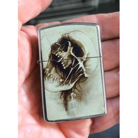 Briquet Tempête Tête De Mort / Vampire - Réplique De Zippo -