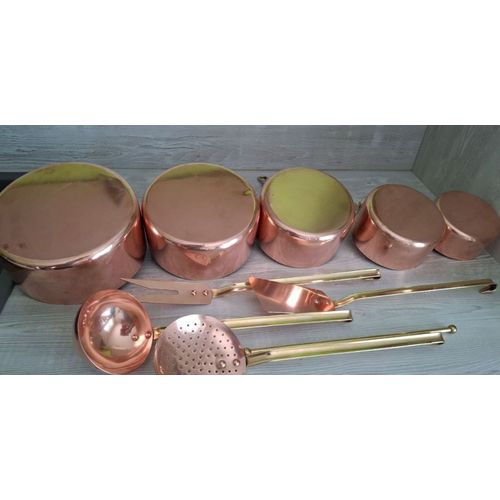 Série De Casseroles En Cuivre