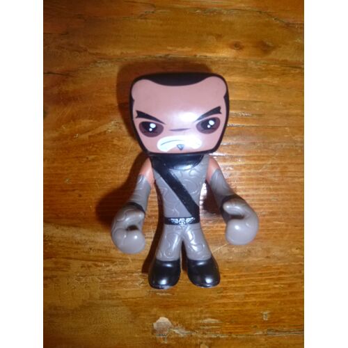 Mutant Buster Figurine Shooter, Famosa