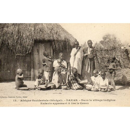 Sénégal Carte Postale : Enfants Dans Village