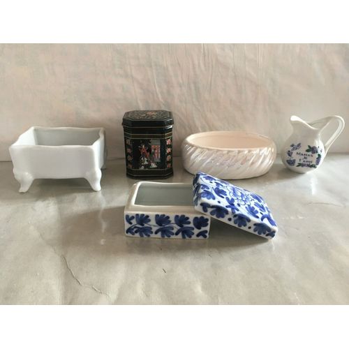 Miniatures de collection en porcelaine /metal pour etagere/vitrine