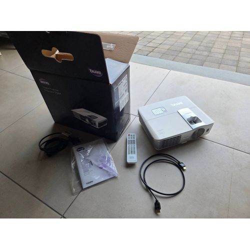 Vidéo-projecteur Benq W1070 DLP FullHD 1080p