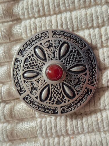 Broche En Étain De Marque St Justin (Grande-Bretagne) Avec Motif Celtique
