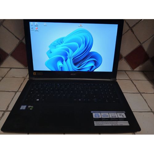 Acer Aspire V 15 Nitro VN7-572G-58Z5 - 15.6" Core i5-6200U - 2.3 Ghz - Ram 8 Go - SSD 128 Go + HDD 1 To