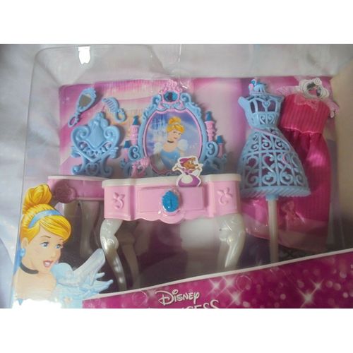Coffret accessoires poupée mannequin cendrillon - Disney - Idée cadeau