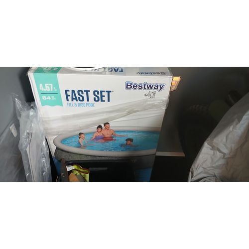 Piscine Bestway Autoportante avec Pompe 4.57/84