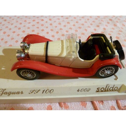 Miniature Jaguar SS100 Solido - Échelle 1:43 - Couleur Or - Modèle Années D'Or - Neuf