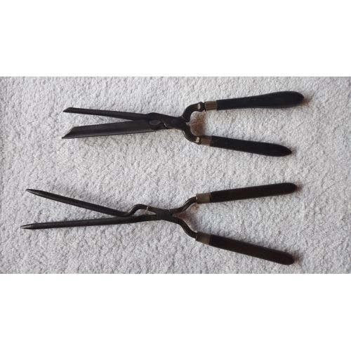 Lot 2 Anciens Outils De Coiffeur Fer À Friser Onduler Lisser