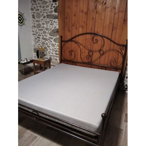 Lit 2 Personnes 160 X 190 . Fer Forgé Rétro . Matelas Impeccable ( 1 An ) . Sommier À Lattes .