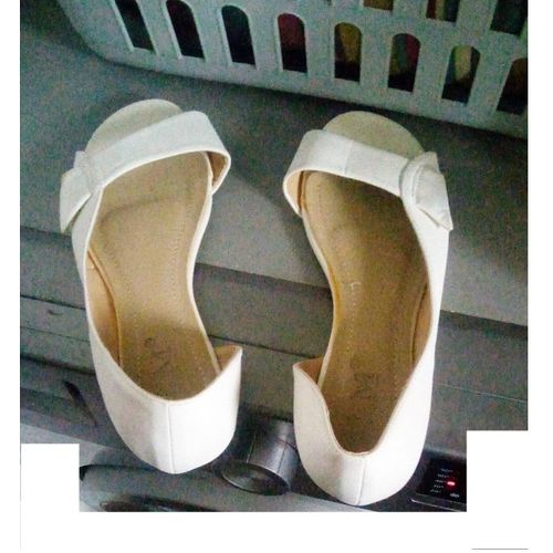 Ballerines Cm Blanches Taille 38 ..