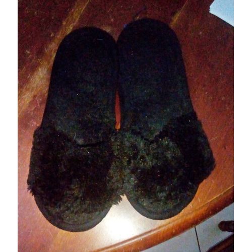 Chaussons Noirs Taille 38-39 ..