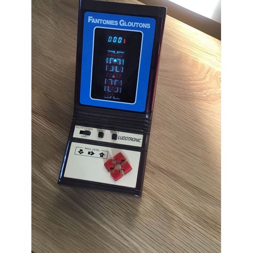Jeu électronique fantômes gloutons de chez ludotronic 