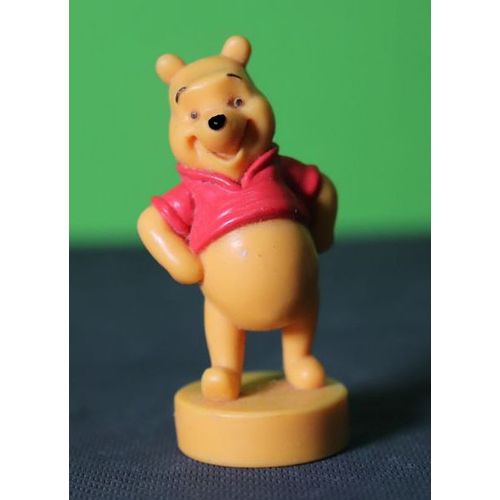 Figurine Winnie, Les Mains Sur Les Hanches, Sur Socle - Série Winnie L'Ourson (Smoby)