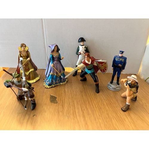 Lot De 6 Figurines Plastoy Papo +1 Policier De Gotham