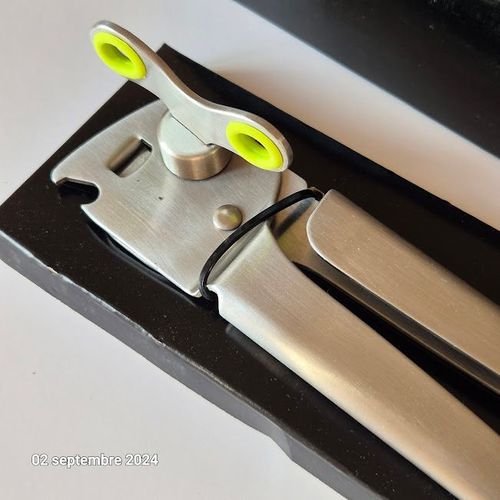 Magnifique Ouvre Boîte En Métal Épais De Qualité, Tout Inox Brossé