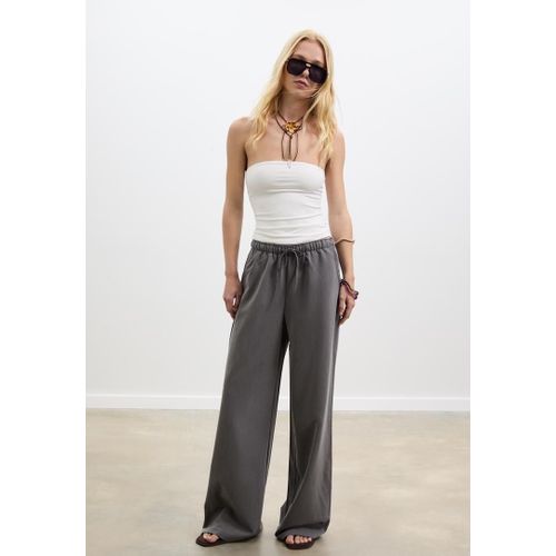 Stradivarius Pantalon Long Fluide Habillé Gris Mélangé L