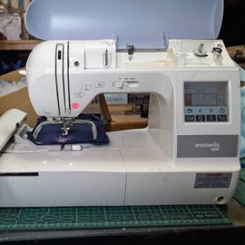 Brodeuse Brother Unnovis 1200