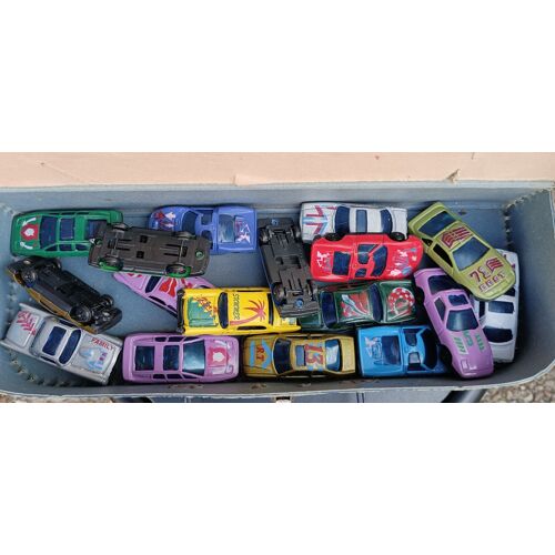Lot De 17 Petites Voitures